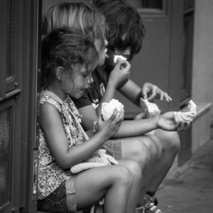 Enfants adolescents gourmandise goûter